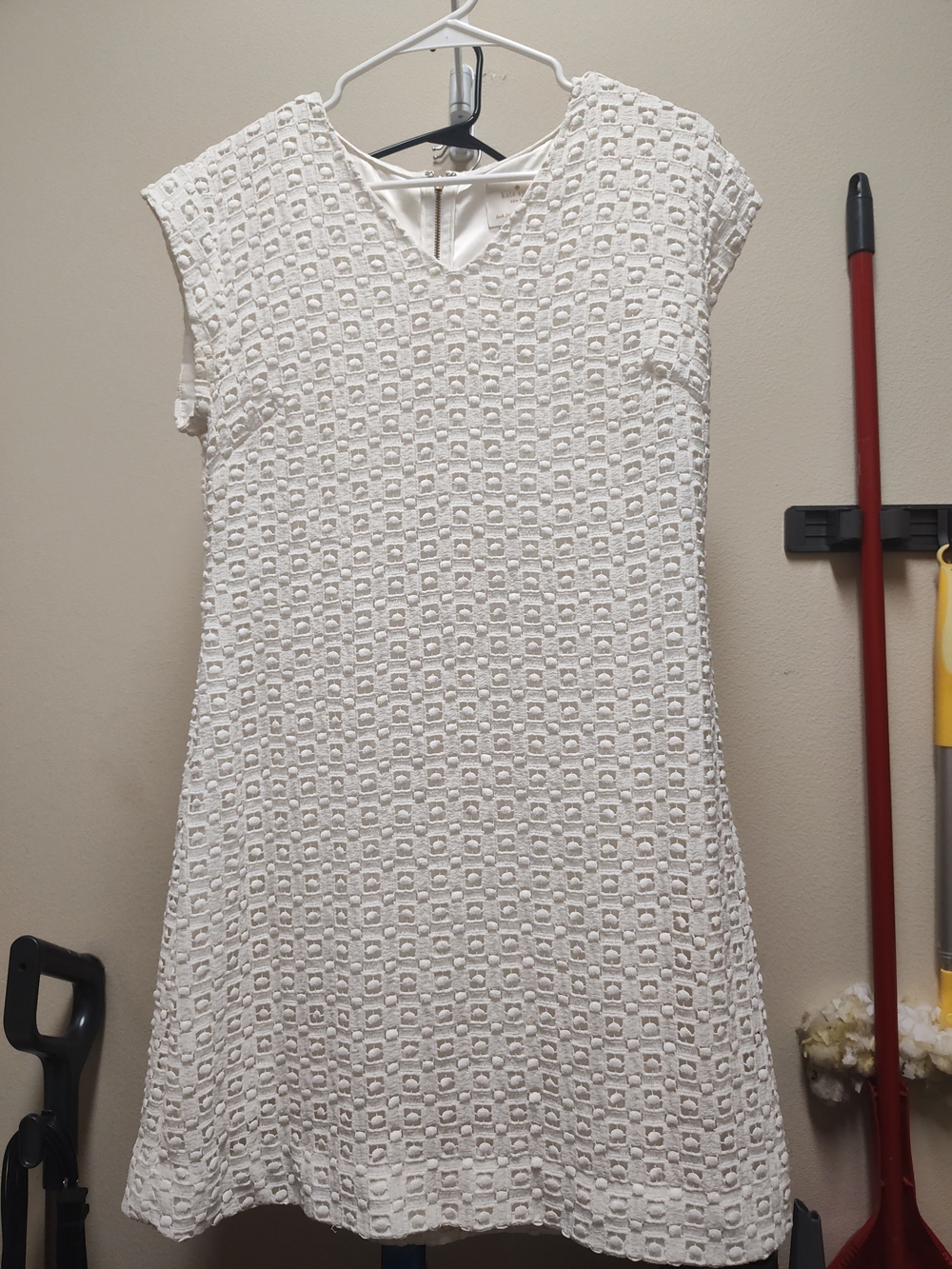 Kate Spade White Textured Cap Sleeve Shift Dress Size 10